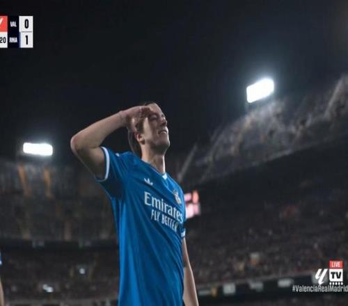 篮球场上的,健美高手对,传统防守面,皇冠体育,皇冠娱乐,皇冠体育平台,体育投注,体育赛事投注,皇冠官网