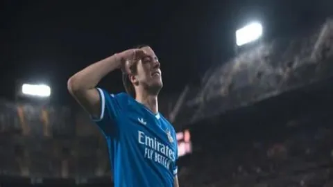 篮球场上的健美高手对决，传统防守面临考验！